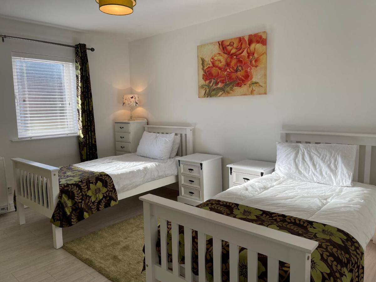 No2 At Rosebank Apartments Moville Esterno foto